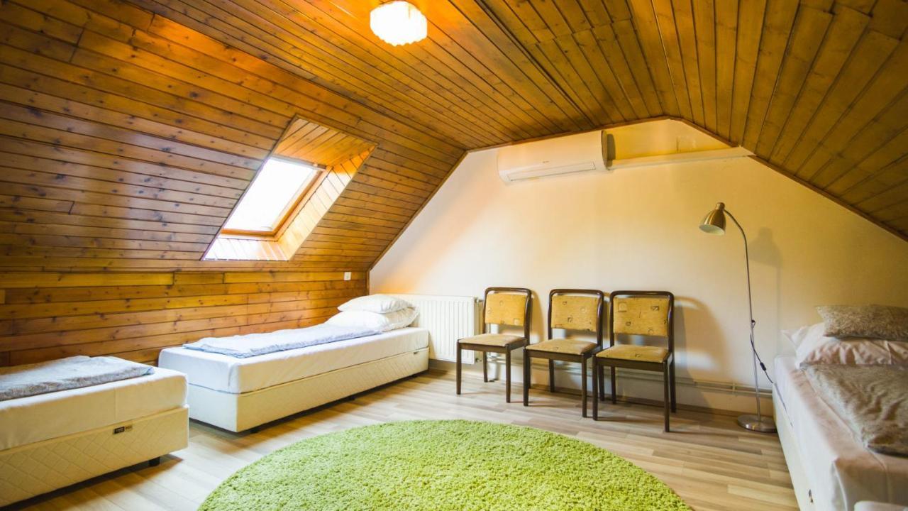 Natura Panzio&Apartmanhaz Orfu Exterior photo